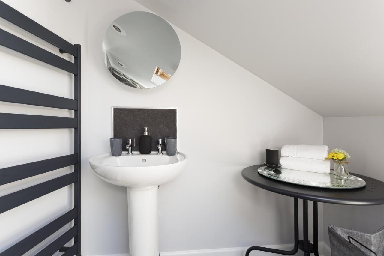 Stopover At Orchard Loft, Cosy And Convenient Apartment