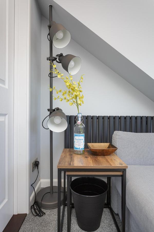 Apartment Stopover At Orchard Loft, Cosy And Convenient