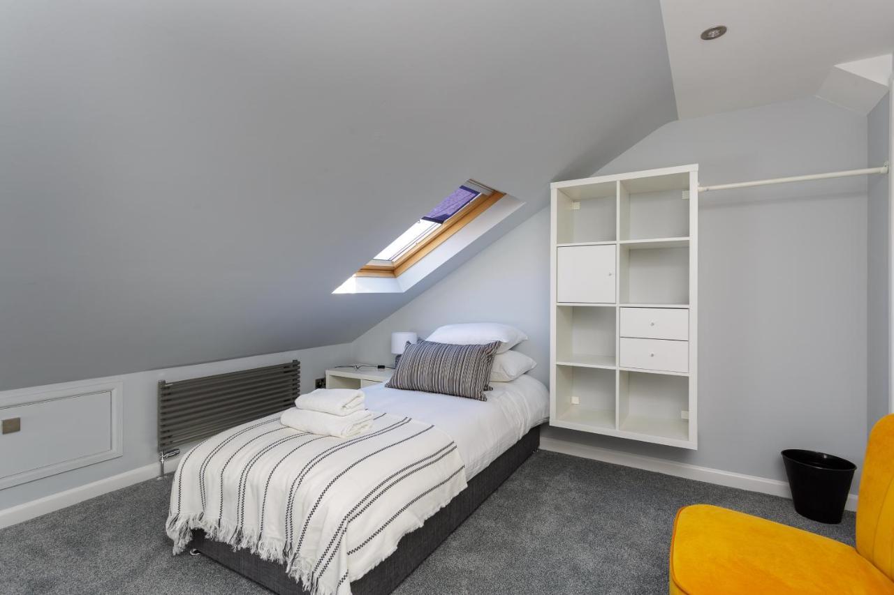 Stopover At Orchard Loft, Cosy And Convenient Apartment