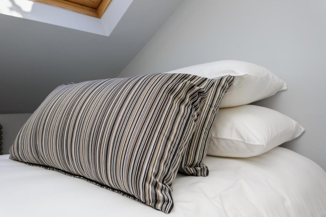 Stopover At Orchard Loft, Cosy And Convenient Apartment