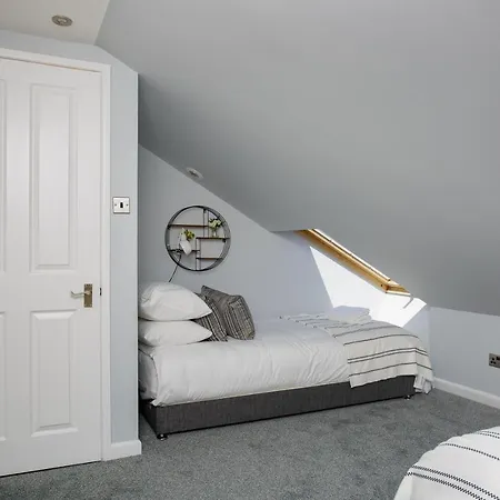 Stopover At Orchard Loft, Cosy And Convenient Portsmouth Exterior photo