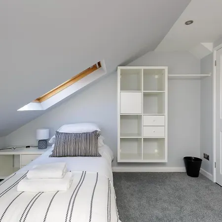 Stopover At Orchard Loft, Cosy And Convenient Portsmouth Exterior photo
